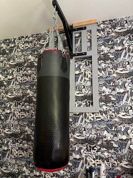 Energetics boxsäck med väggfäste svart