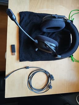 Razer Blackshark v2 pro wireless (utan Bluetooth)