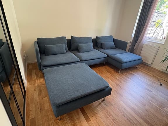 Ikea 4-sitssoffa med schäslong och fotpall