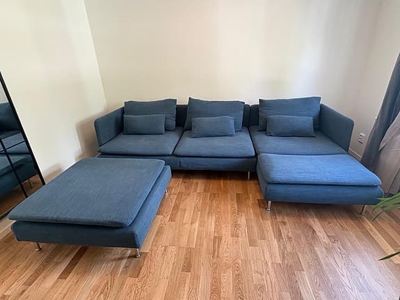 Ikea 4-sitssoffa med schäslong och fotpall