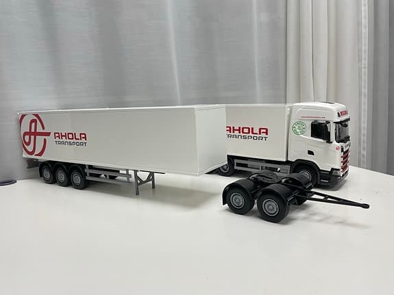 Emek Scania lastbil med släp leksak
