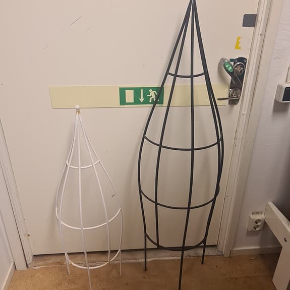 Växtstöd spaljé metall svart och vit