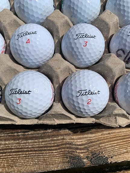 30st Titleist golfbollar vita blandade