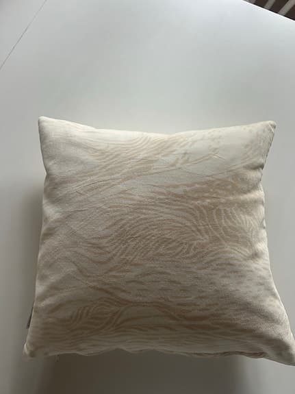 Svenskt Tenn kuddfodral beige mönstrad