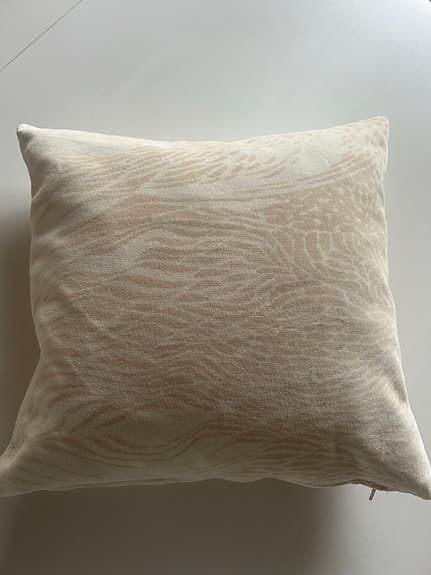 Svenskt Tenn kuddfodral beige mönstrad
