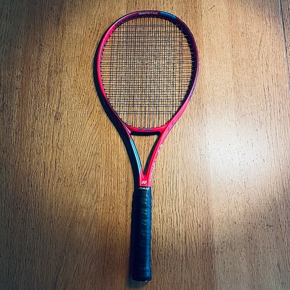 Yonex VCORE 98 tennisracket