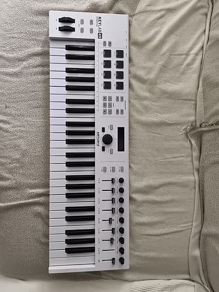 Arturia Keylab 49 essential mk2 med Analog Lab Pro