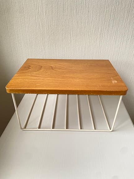 Vintage string-hylla i ljus teak