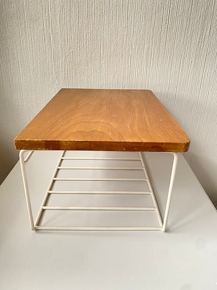 Vintage string-hylla i ljus teak