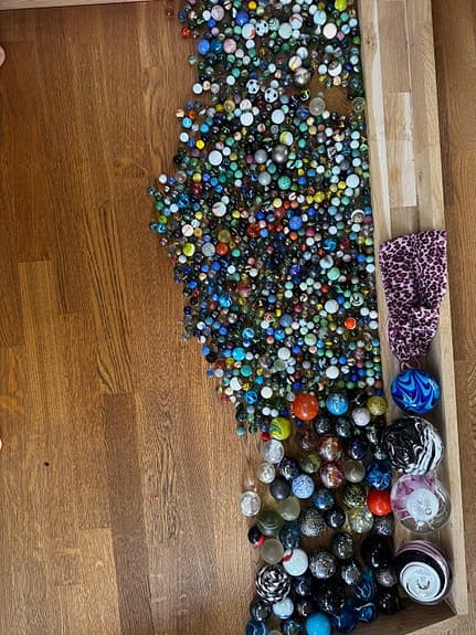Stor samling spelkulor / glaskulor i blandade storlekar och färger