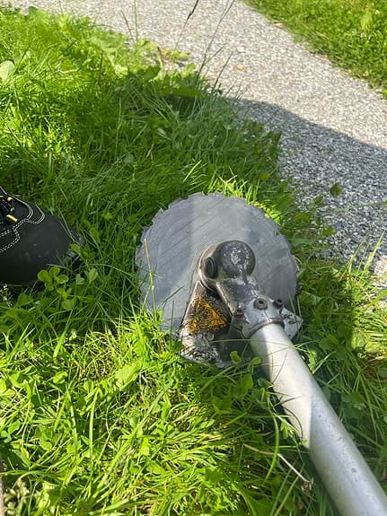 Jonsered RS45 röjsåg med sele och klingor