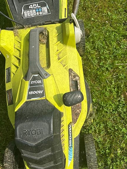 Ryobi 1500W gräsklippare med uppsamlare