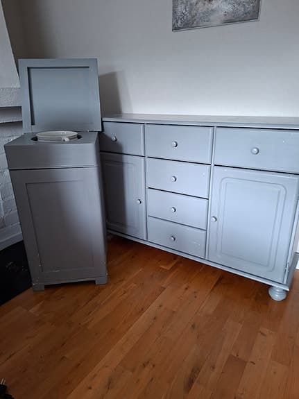 Grå sideboard och skåp