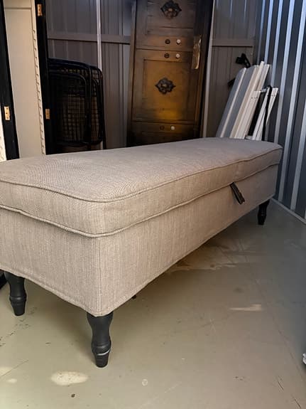 Sittbänk med förvaring