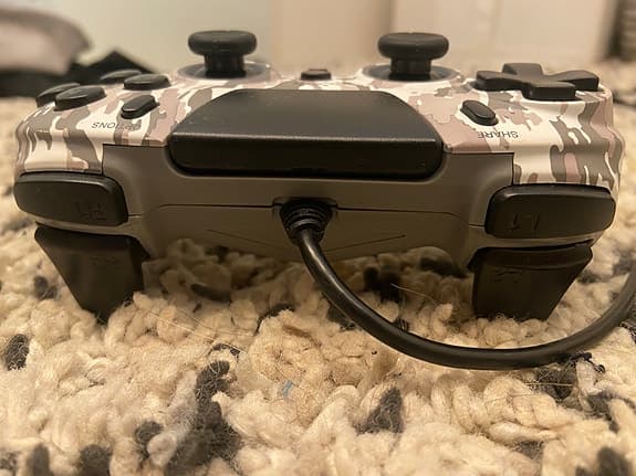 Hori Onyx spelkontroll kamouflage med kabel