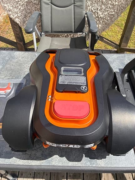 Worx Landroid robotgräsklippare orange/svart