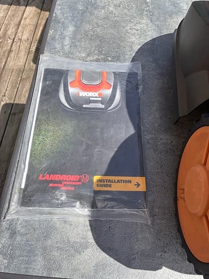Worx Landroid robotgräsklippare orange/svart