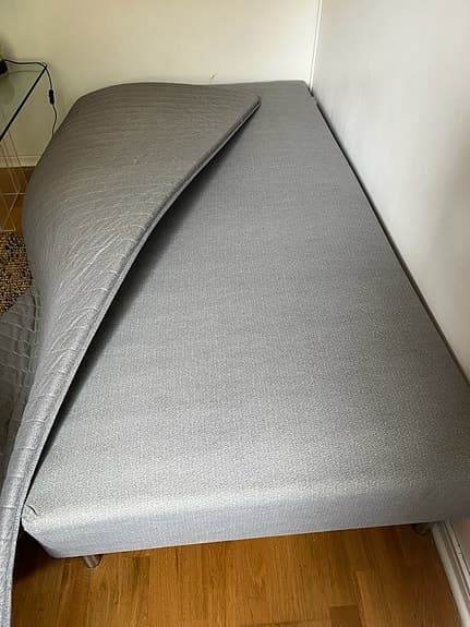 IKEA säng med bäddmadrass grå