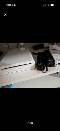 Nintendo Wii U spelkonsol vit med handkontroller