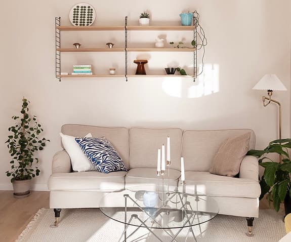 3-sits svängd Howardsoffa beige nyskick