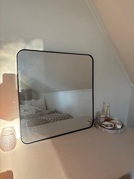 IKEA spegel med svart ram