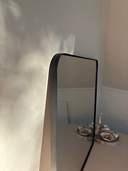 IKEA spegel med svart ram