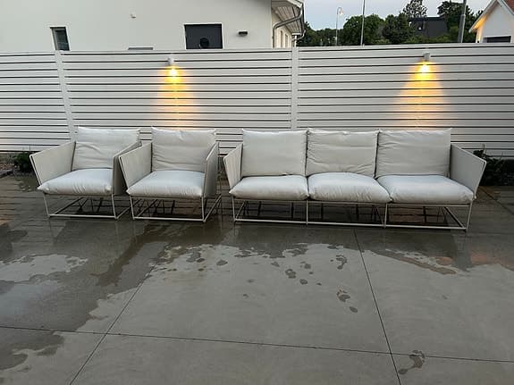 Vit utesoffa med fåtöljer loungeset HAVSTEN