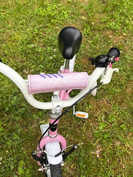 Peak 12”  jättefin och tuff rosa/vit barncykel