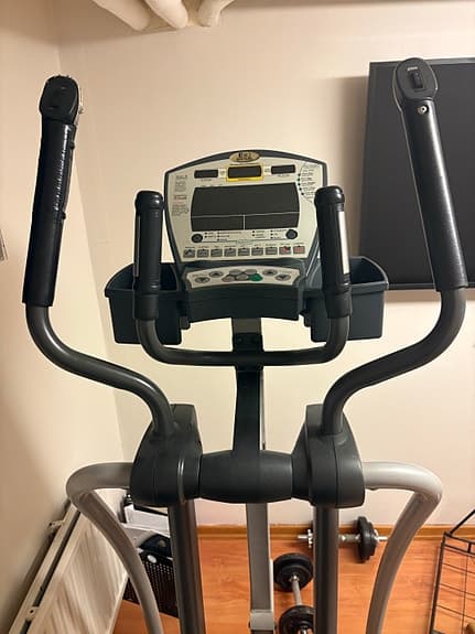 Rejäl crosstrainer SportsArt
