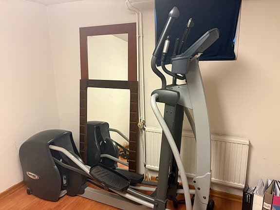Rejäl crosstrainer SportsArt