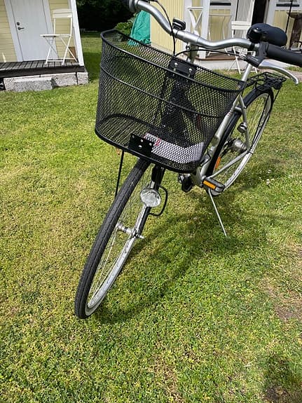 Merida damcykel med korg och pakethållare
