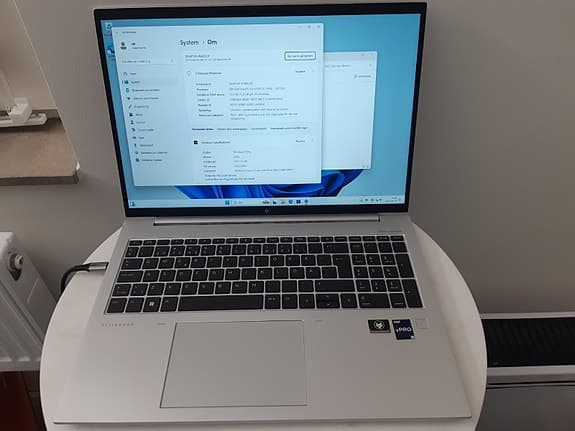 HP 860 G9