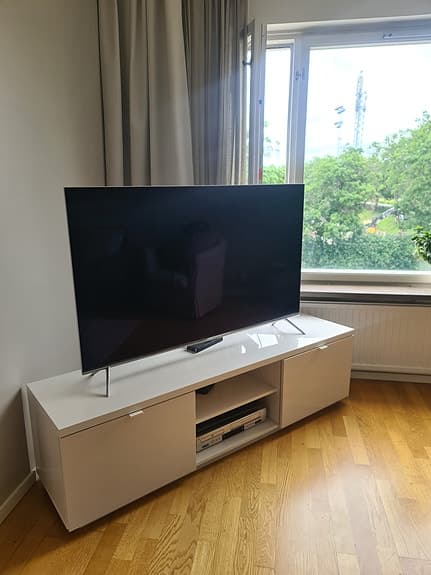 BYÅSTv-bänk, högglans vit,