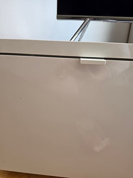 BYÅSTv-bänk, högglans vit,