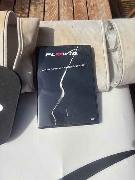 Flowin träningsmatta med hand-, fot- och knedynor