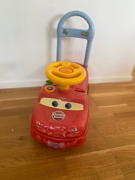 Lära-gå-bil - Disney Blixten McQueen
