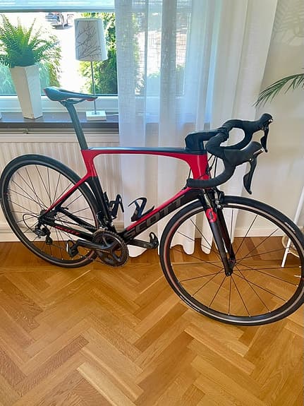 Scott Foil landsvägscykel (L)