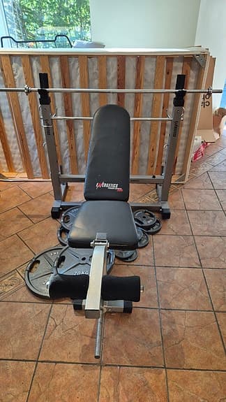 Energetics hemmagym – bänk, ställ, stång & ~87 kg vikter