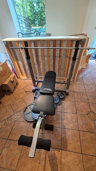 Energetics hemmagym – bänk, ställ, stång & ~87 kg vikter