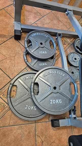 Energetics hemmagym – bänk, ställ, stång & ~87 kg vikter