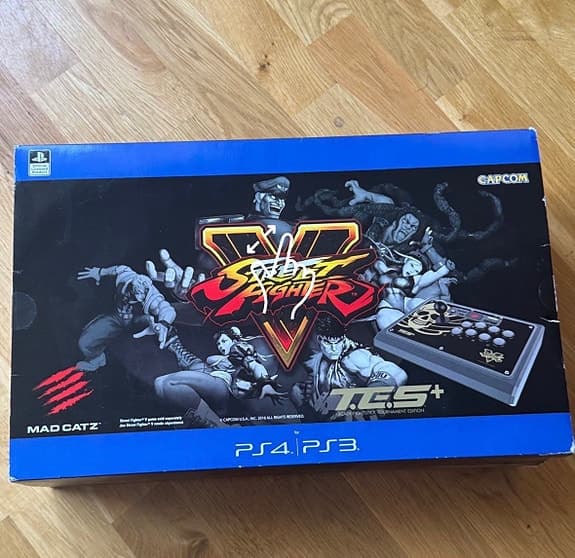 Mad Catz Street Fighter V Arcade FightStick TES+ för PS5/PS4/PS3
