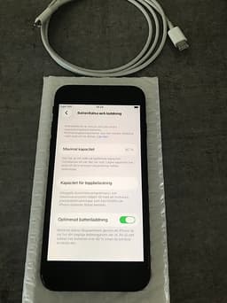 iPhone SE 2022 (3rd gen) 64GB, 5G- 97% Batteri