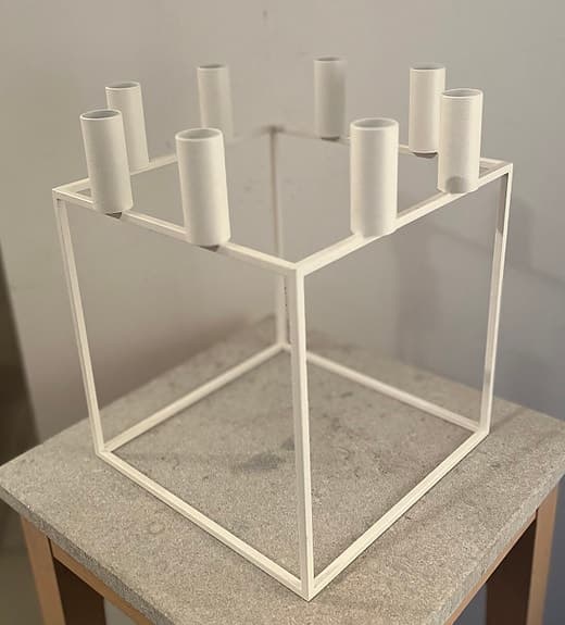 Kubus 8 vit ljusstake, för 8 ljus, med basplatta
