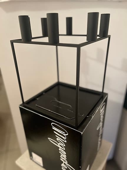 Kubus 8 svart ljusstake, för 8 ljus, med basplatta