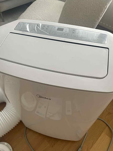 Midea Portabel AC 9000 BTU – Komplett med tillbehör och fjärrkontroll