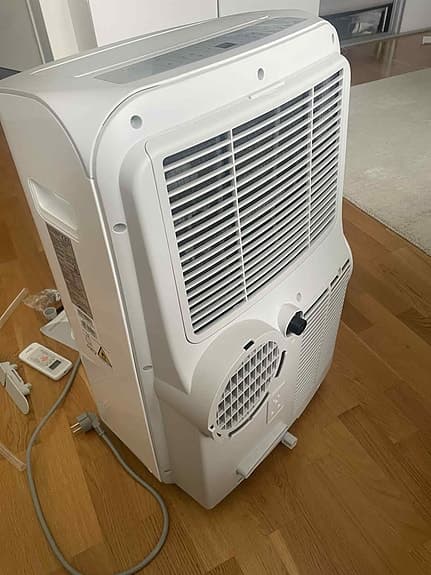 Midea Portabel AC 9000 BTU – Komplett med tillbehör och fjärrkontroll