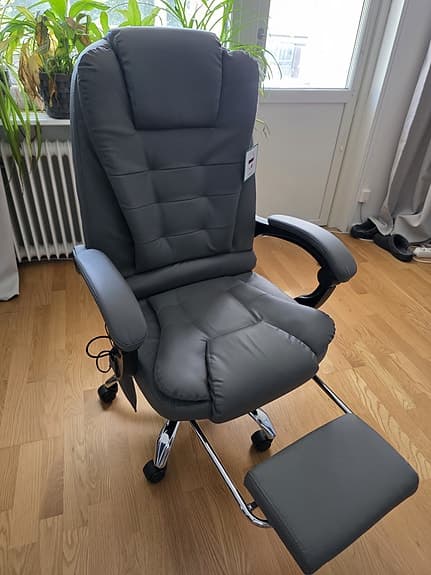 kontorsstol/gameing stol  med massage -helt nytt