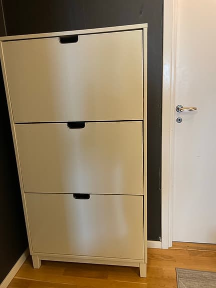 Ställ skoskåp