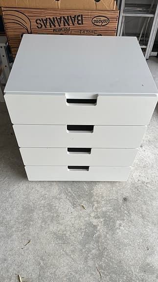Bord och 2 stolar för barn