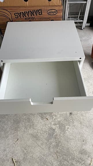 Bord och 2 stolar för barn